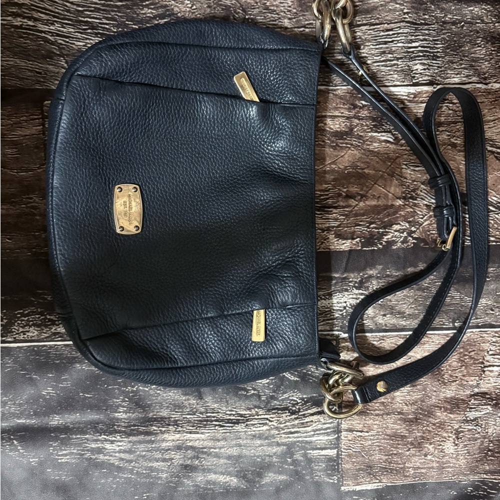 Michael Kors Black Leather Hallie pebbled Shoulder Bag